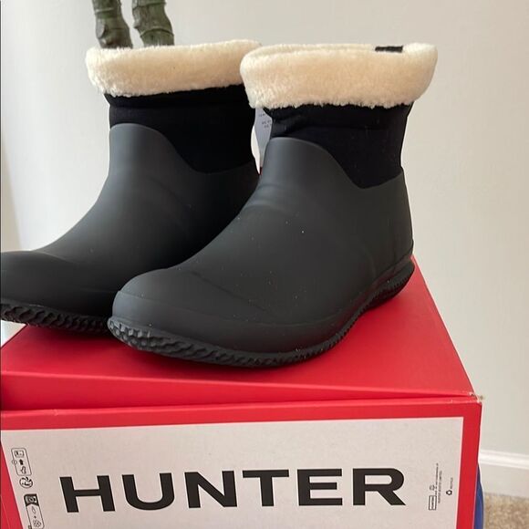 Hunter Women's In/Out Insulated Faux Shearling Boots size 8 - Picture 7 of 7